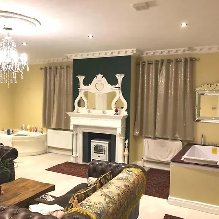 Maple 4* Droichead an Chaisleáin