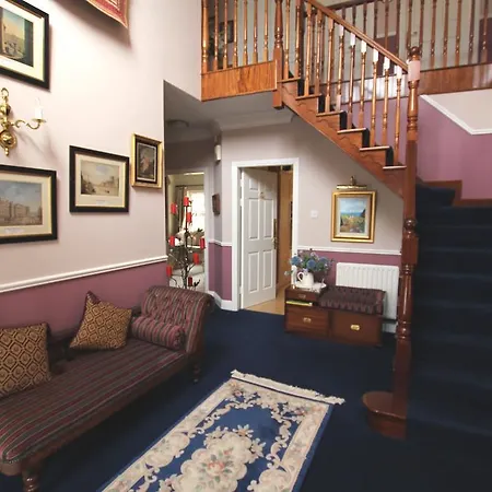 Guest house Maple 4*