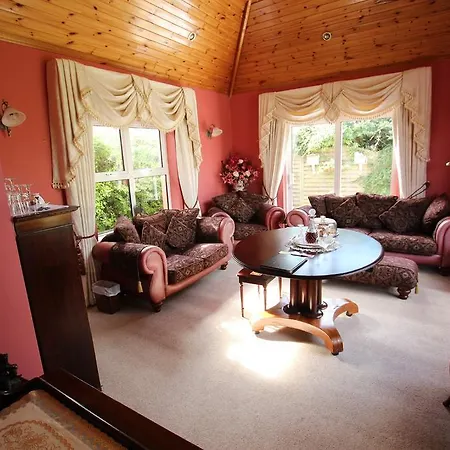 Maple Gasthuis Droichead an Chaisleáin